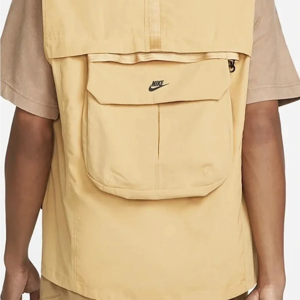 Nike Men's Sportswear Tech Pack Unlined Vest DM5534-737 Mens Size 2XL NWT M